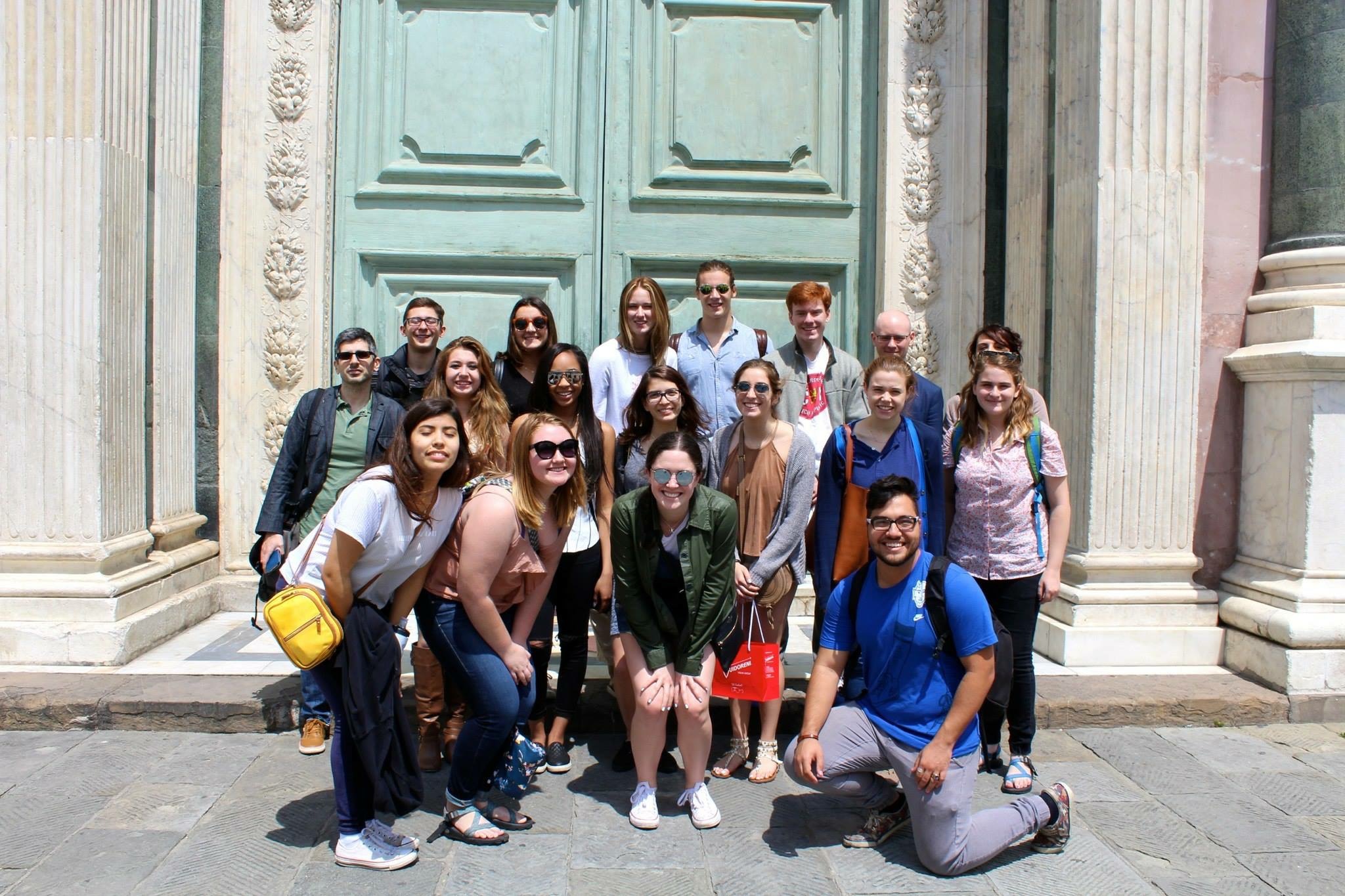 photo of group on excursion to Florence