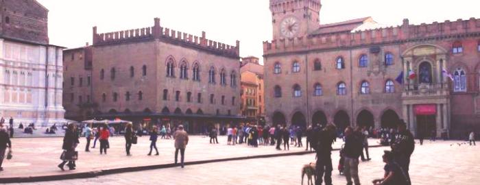 photo of piazza maggiore in bologna